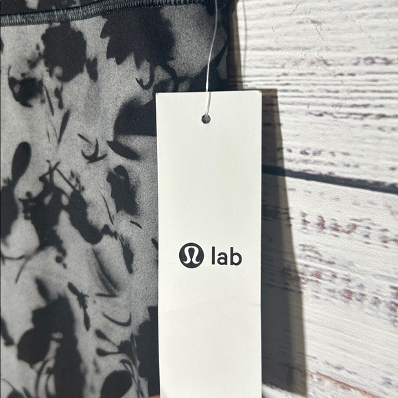 Lululemon Lab Hi-Rise Wunder Under Black and Gray Floral Leggings Size 8 NWT - Picture 5 of 12